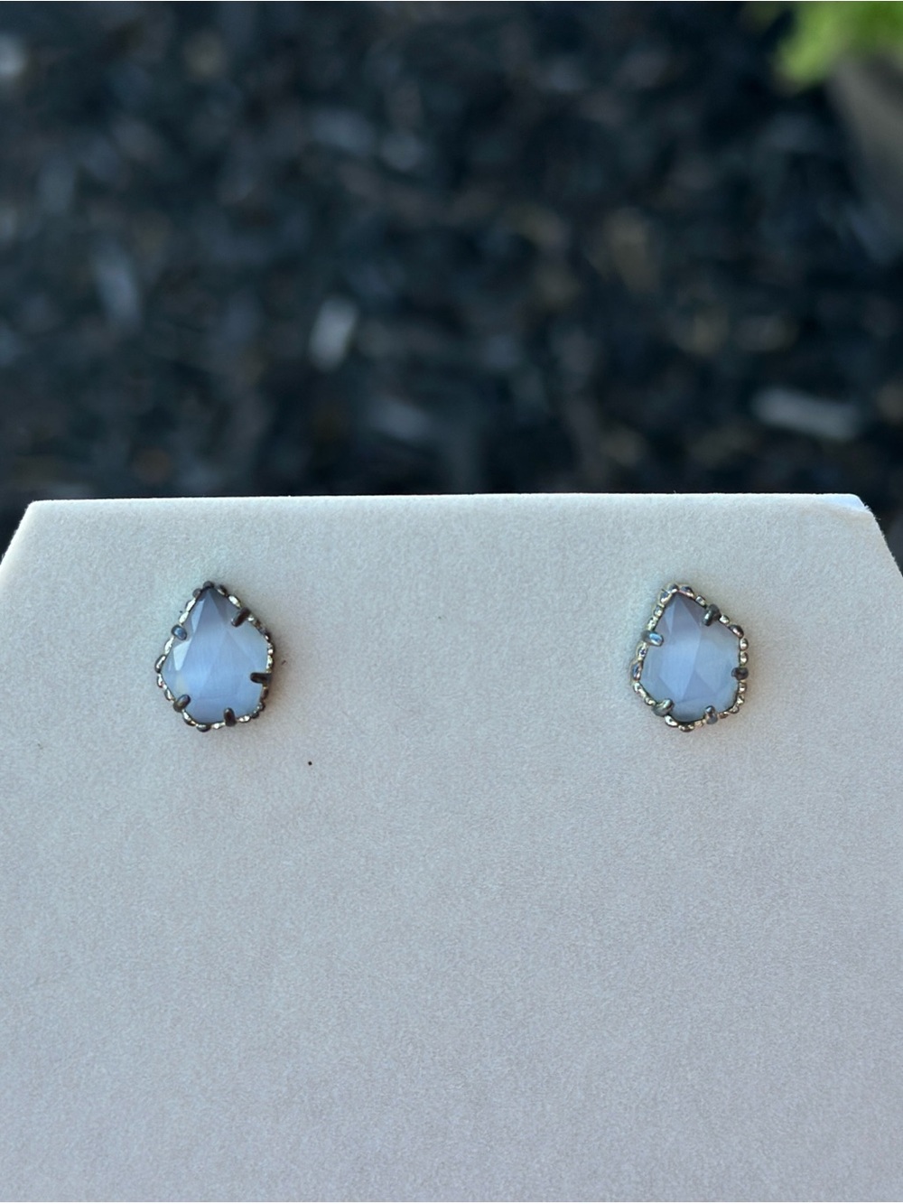 Kendra Scott Gray/Black Teardrop Stud Earrings - Gold Trim